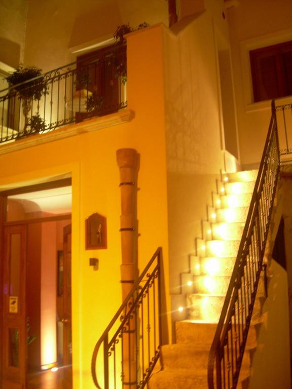 B&B Cortile Di Venere Trapani Eksteriør billede